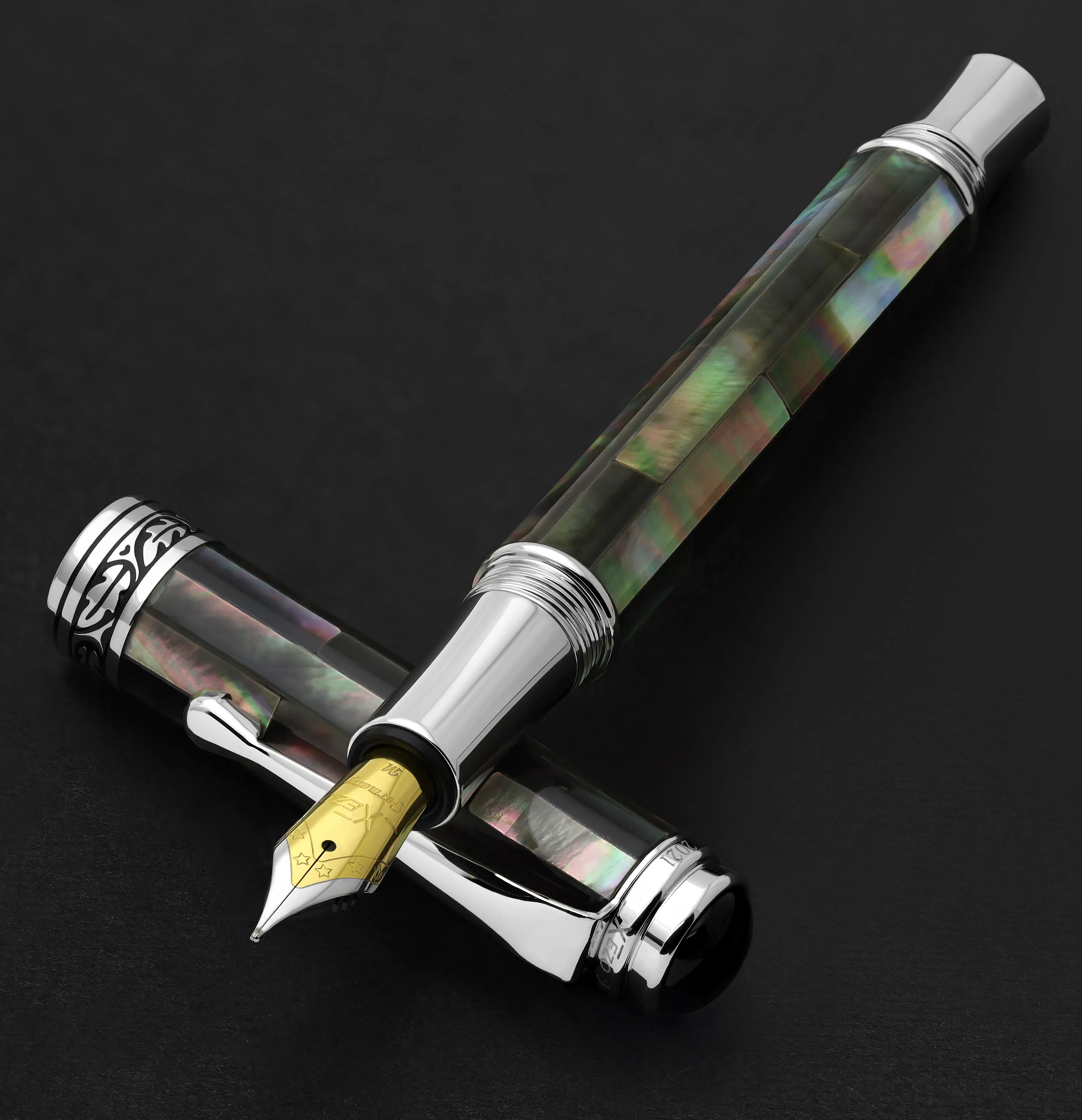 Maestro® Black Mother of Pearl & Platinum Plated Fountain Pen (Medium Nib)